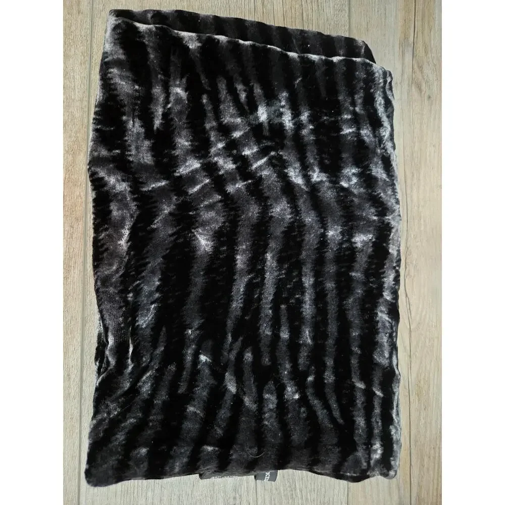 Kenneth Cole Black Velvet Striped‎ Scarf Rayon Silk Blend Women's Accessory